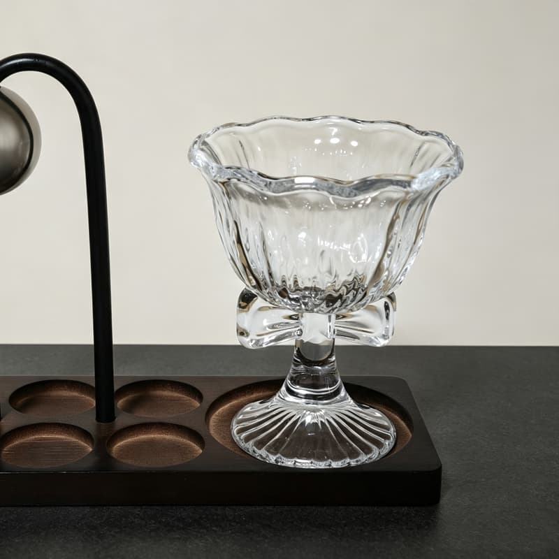 Newly Produced Lovely Bow /Flower Glass Cups for Drinking Ice Cream Cups