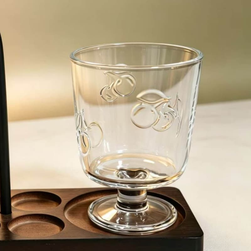 Lovely Design Cherry Drinking Glass Goblets for Hot and Cold Drinks